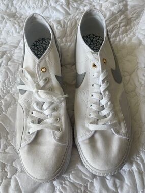 Nike White and Gray Women's Canvas Sneakers